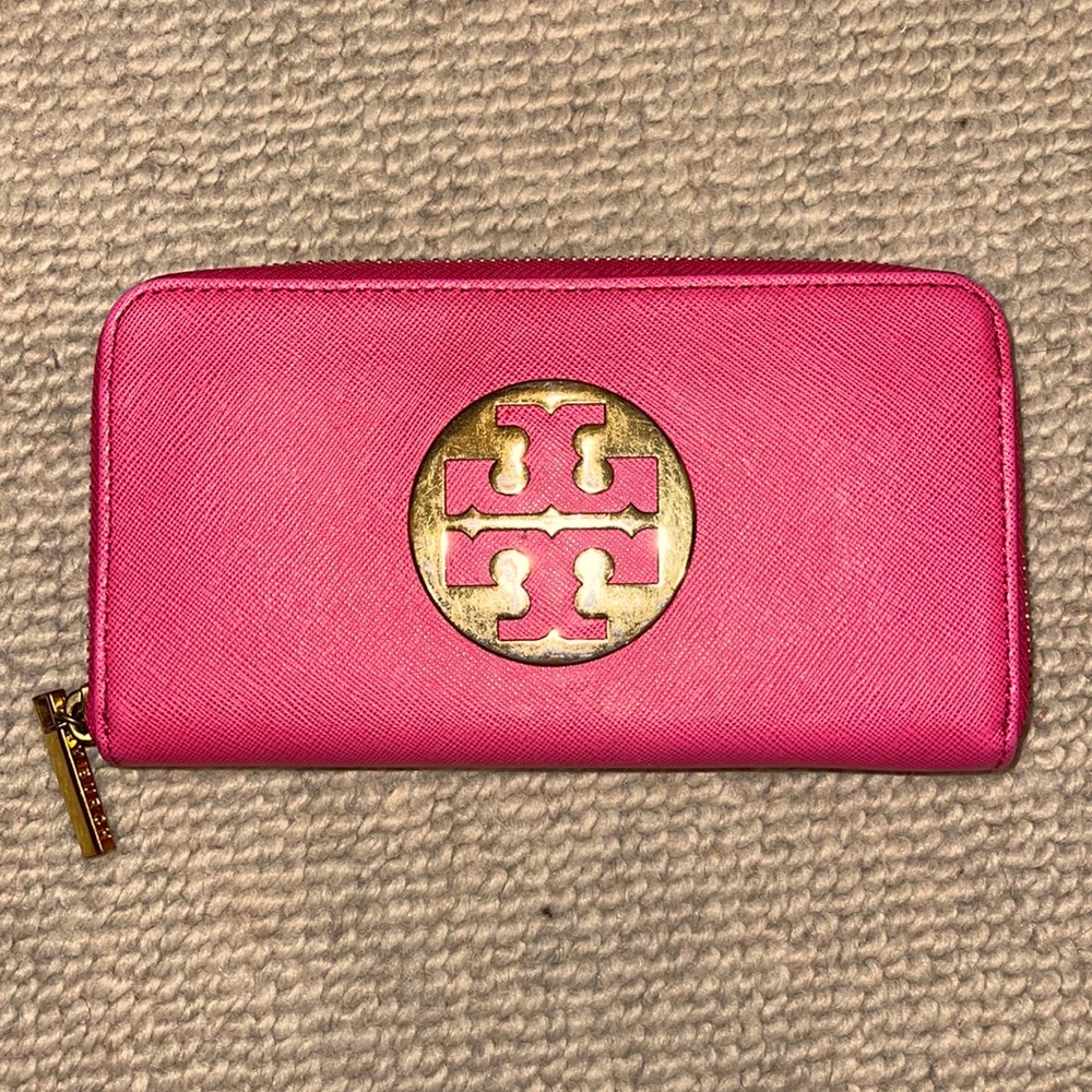 Tory Burch zip wallet